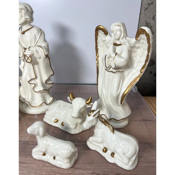 Vtg. JCPenney Home Collection Porcelain Nativity Set 11 Pieces - Picture 4 of 6